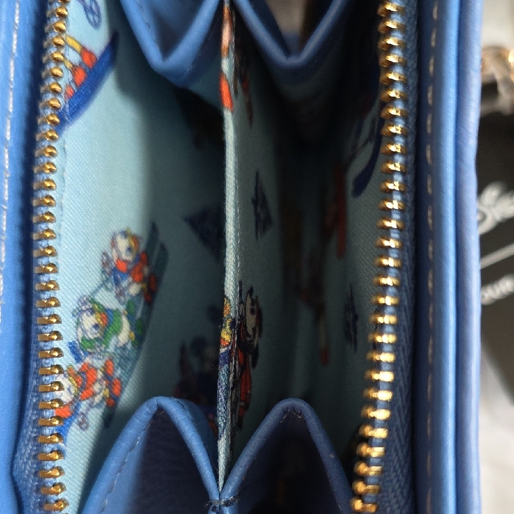 Disney Winter Wonderland Tote With Matching Wallet And Clutch - Picture 17 of 17